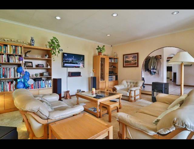 4 BEDROOM HOUSE TO LET IN WORLDS VIEW